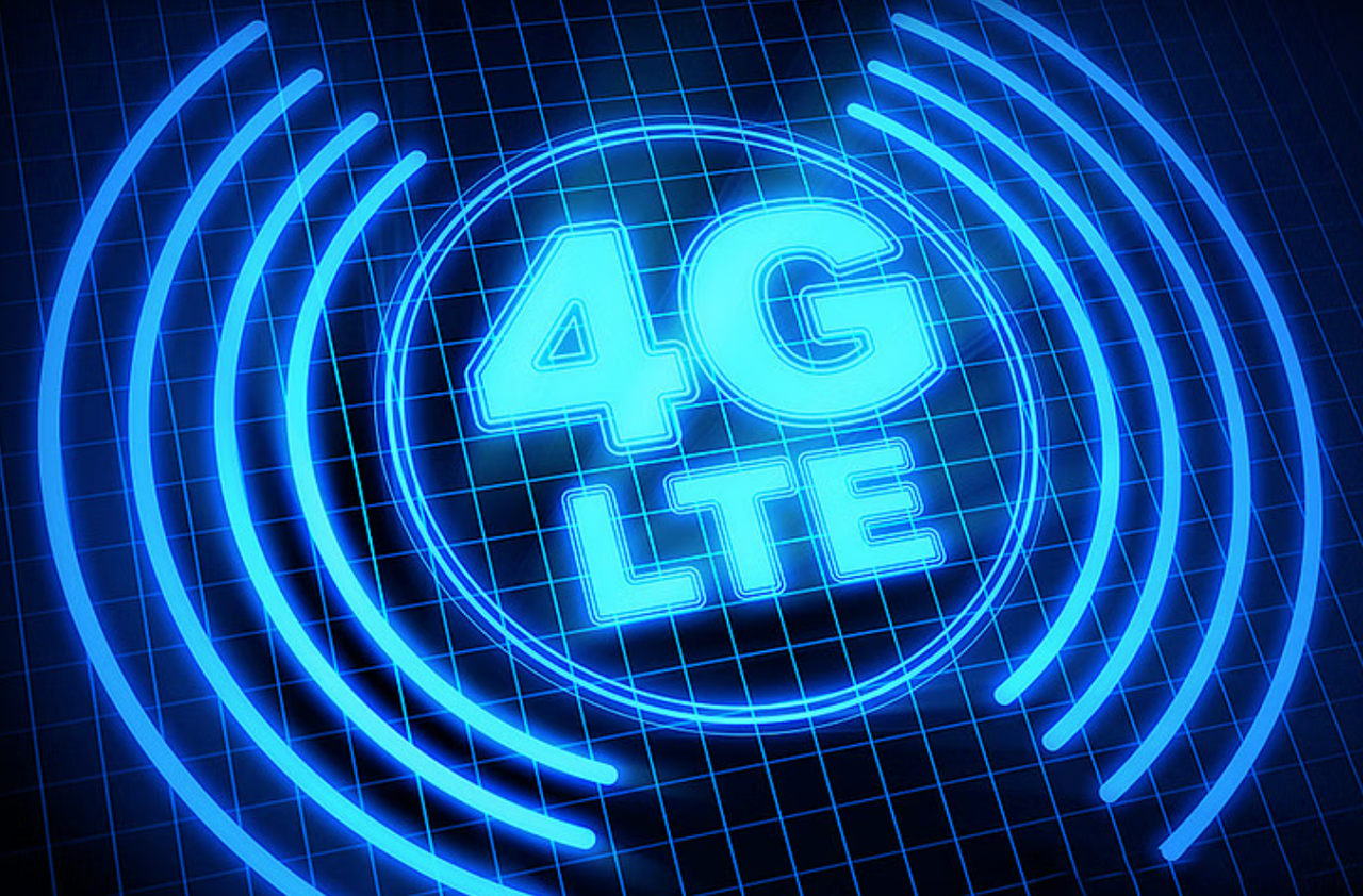 支持多种网络通信：主板自带1给miniPCIe插槽和1个SIM卡槽，支持扩展WiFi？榛4G模块，配置灵活，实现WiFi和4G无限畅联，轻松实现无线网络通讯。